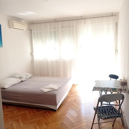 Pretty Big Double Bed Room With Balcony Split Dış mekan fotoğraf